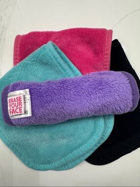 Erase Your Face - set of 4 makeup remover cloths